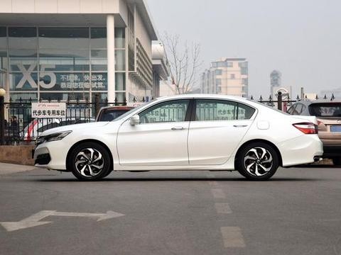 热销41年，十年开不坏保值率超高，最成功的中级车，迈腾比不了