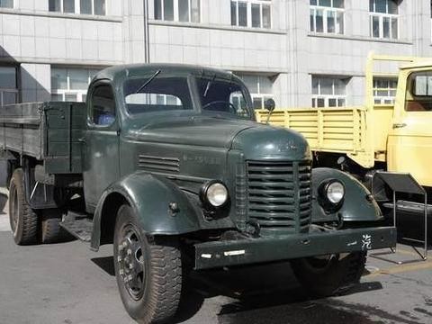 中国史上第一辆解放牌汽车，放到如今给俩法拉利都不换！