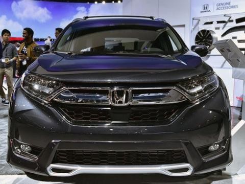 新CRV外观时尚、年轻、有技术和动态的内部