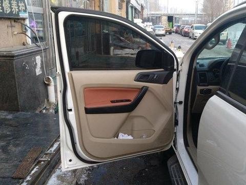 当初要不是没有钱, 我也不会买福特-撼路者 , 现如今谁还要这车