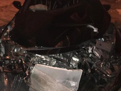 贷款买的思域开130失控成这样能修好吗？网友：直接申请报废吧