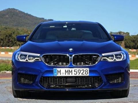 动力强劲十足，百公里仅需3.4秒，全新宝马M5