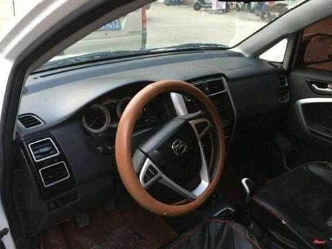 小伙买不到票直接花3万5买车回家，一路飙歌好不自在，衣锦还乡