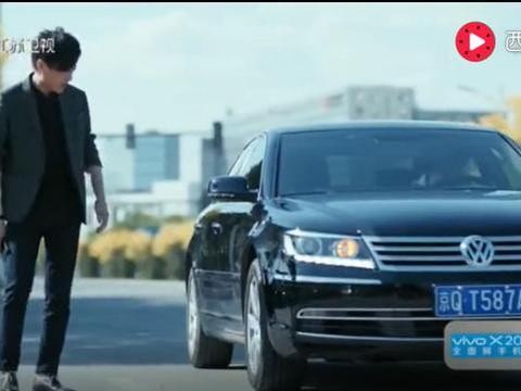 《恋爱先生》：靳东专车叫到“低调神车”，价值百万，内饰更牛掰