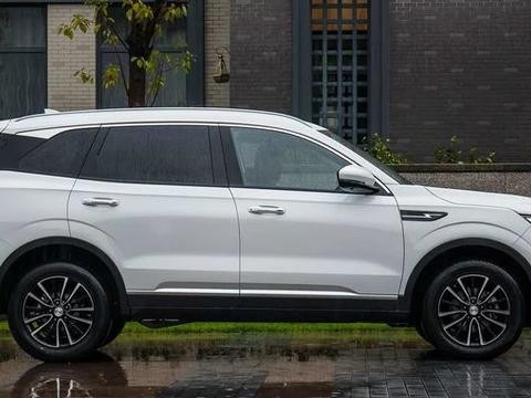 10万左右回头率最高的SUV，全景天窗，过年开回家绝对有面子