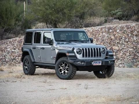 纯爷们就该买的硬派越野车，这辆车一定不要错过！