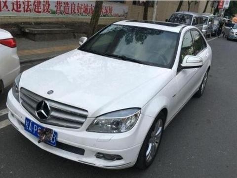车况良好的进口二手V6奔驰降到10万也没人买，老司机说出原因