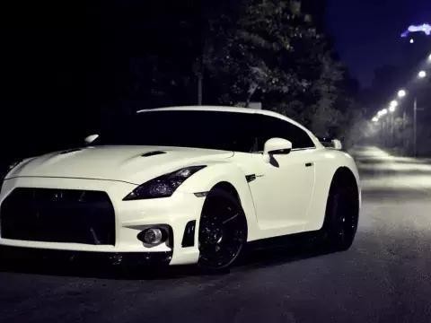 3.8升、555马力、百公里加速2.7秒轻松斩杀贵1倍的超跑！