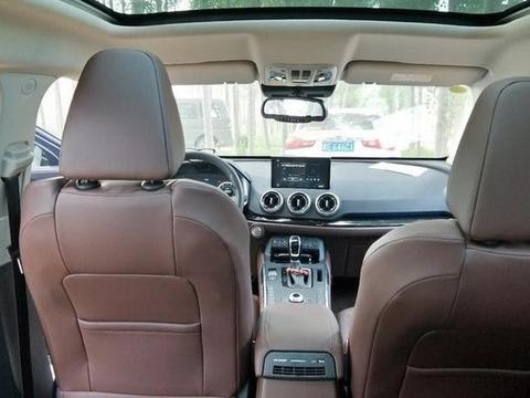 提Wey VV5s，开出去有豪车的逼格，看实车感叹长城真会赚钱