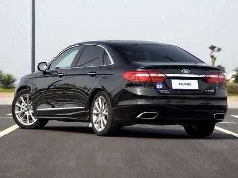 车长5米，比奥迪A6漂亮，2.0T发动机，空间大，操控好，质量硬！