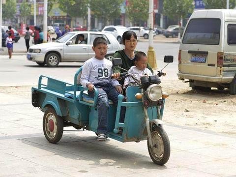 交警提示：年底严查电动车，尤其是这三类电动三轮车！互相转告！