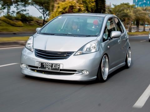 银色老飞度一样可以很有态度！