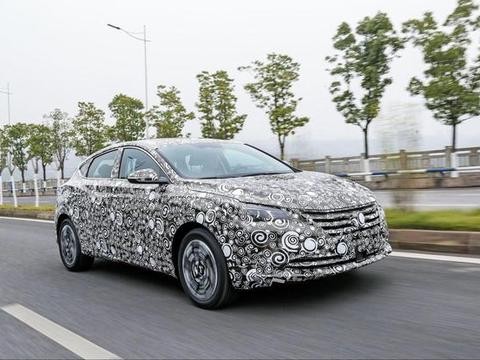 国产最美两厢车，顶配不如高尔夫起步贵，新车能让长安销量翻倍