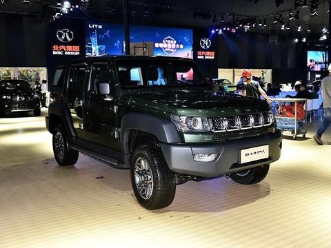 BJ40柴油版上市，气势完爆牧马人,加量不加价堪称国产良心越野！