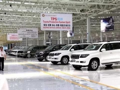 十万起国产陆巡，4.0L动力堪比普拉多