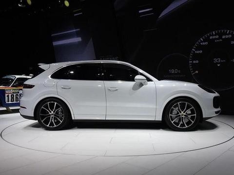 一晚上想不出缺点，如果有那一定是太贵！救活保时捷的车型！