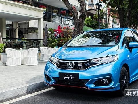 动力不变外观升级, 新飞度潮跑版8.88万元起！