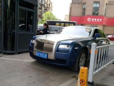 这辆劳斯莱斯出行总会有辆乔治巴顿保镖车跟随，这派头也是没谁了