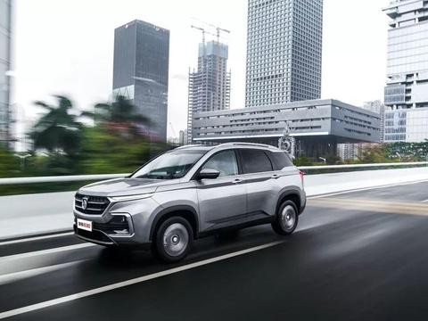 宝骏530震撼来袭, 强大配置, 预售8万起!