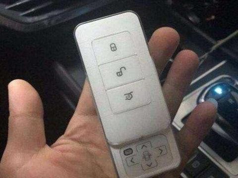 比亚迪唐二代终于下线 旋转大屏配滑盖钥匙 燃油版低配售12万起