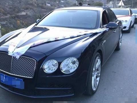 川藏线上声势浩大的婚礼，悍马开道，婚车前面挂了块陌生的牌子