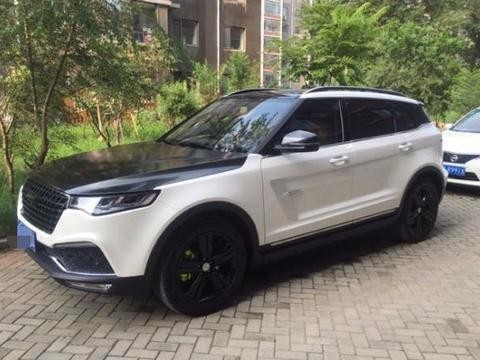 小区小伙提新车，吹嘘比路虎揽胜还炫酷，这车也就不过12万