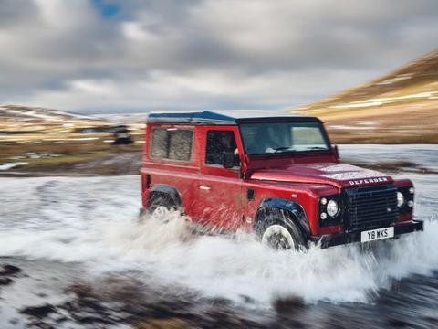 无数车迷的梦中情人，路虎卫士终于要回归了！