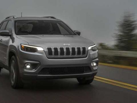 硬派SUV鼻祖级车型迎改款，越野性能同级无对手，18万起途观悬了