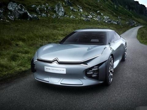 雪铁龙女老板怒了，全新旗舰豪车，不到19万，干翻迈腾