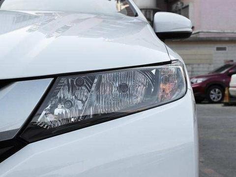 油耗3毛多, 动力比威驰强劲, 不到10万买这合资车靠谱吗!