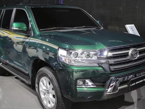 朋友让我买丰田普拉多，我却把这辆车给提回了家，老爸说我像土豪