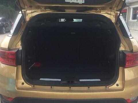 2017款陆风X7来了：超大空间，超值享受，12万便可开回家