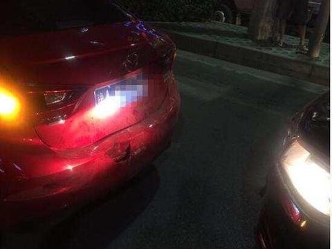 夜晚哈弗H6SUV追尾日产马自达 车主：两车的质量我也没看懂