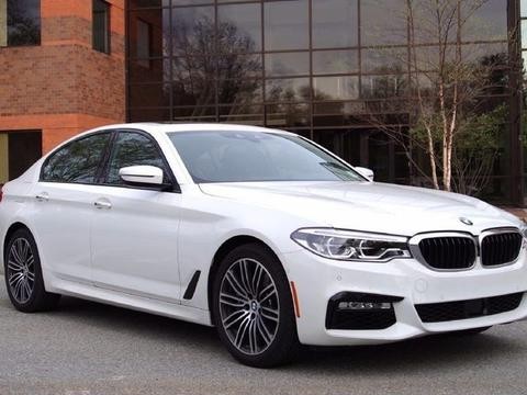 “小7系”全新华晨宝马5系Li上市了，与奔驰“小S”相比你选谁