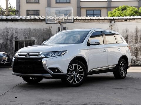 一直想买标致5008, 但我却买了这车, 家人都说我会买车!！