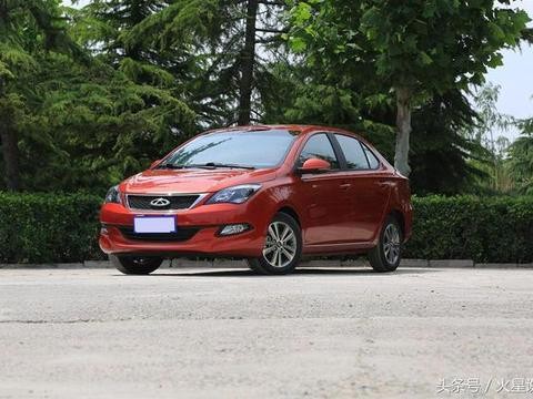 城市代步小精灵，低油耗高性价比，4米4的小巧车身更适合女司机哦