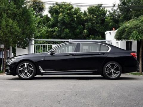 这车优惠13万，买E级不如它，空气悬架+哈曼音响，高一个档次