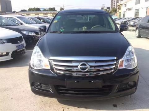 朋友买的2009年轩逸，堪比天籁尤其后排座椅厚实，新款不能比