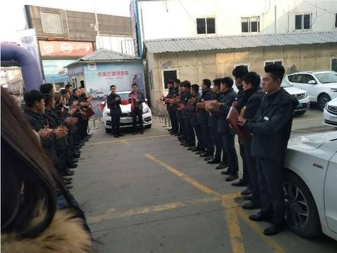 首提18款吉利帝豪，车主：外观大改，配全液晶仪表盘，8万很值