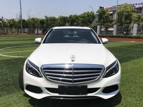 大四男生花24万元买辆奔驰C180L