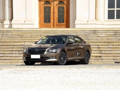 和迈腾同平台, 后备箱秒杀途观, 售价跌至14万, 还买啥思域和速腾