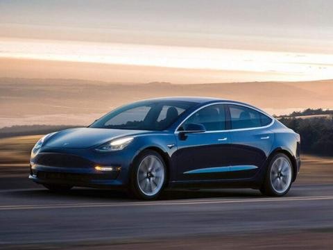 Model3推送智能语音系统，连天窗都能语音控制
