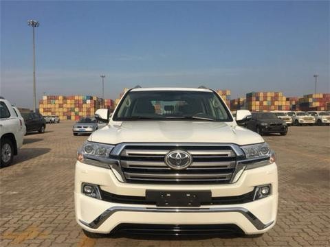 18款酷路泽4000中东版 天津港价格优惠 18款陆地巡洋舰