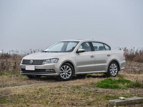 最强家轿车突破5万销量！搭1.4T发动机、油耗5.2L，市场竞争力大