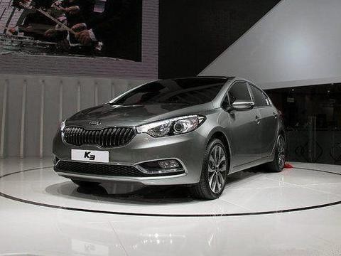 韩系真的急了, 为夺回市场新车上市就降四万, 起售7万油耗还低