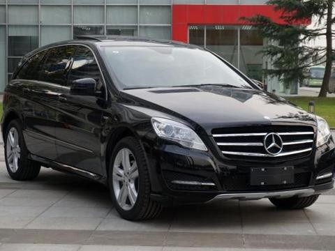 奔驰史上最失败车型，因造型怪异，惨遭停产