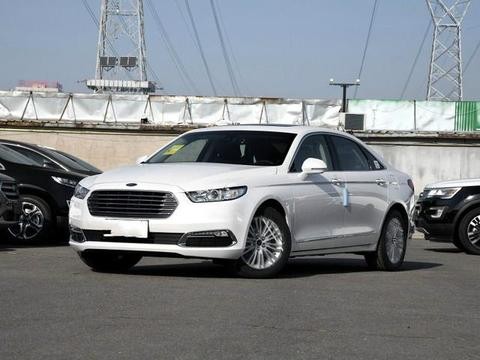 迈腾劲敌再降2万，车长5米比帕萨特大两圈，豪华配置仅21万起