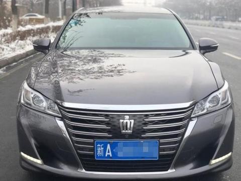 新疆车友花34万全款买辆丰田皇冠: 冒雪提车, 车主心里却暖意洋洋