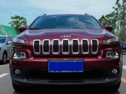 性价比兼小情怀 自由光2.0L两驱版！