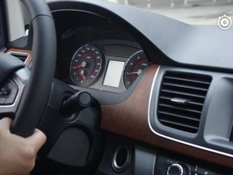 老师傅教你这样开车省油还安全，很实用！